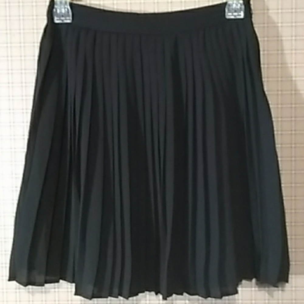NEW❄️ FXX1 Pleated Black Skirt 💜